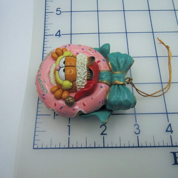 Paws 1996 Garfield in Donut Ornament - Picture 6 of 7